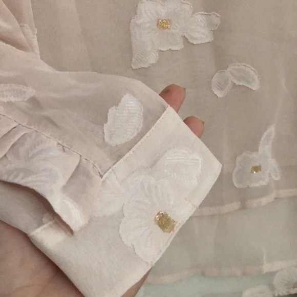 048. 💕Express Pink Floral Ruffle Sleeve Top - Picture 6 of 6